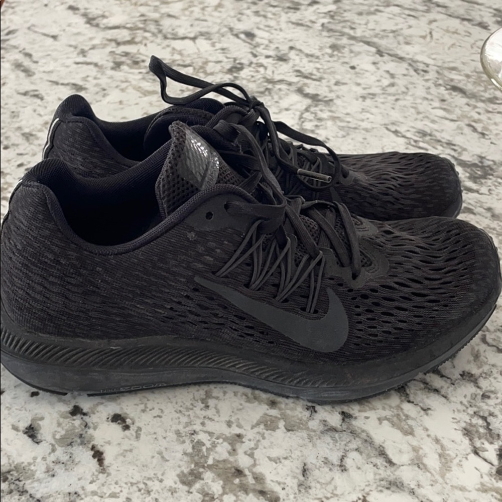 Nike zoom winflo sneakers